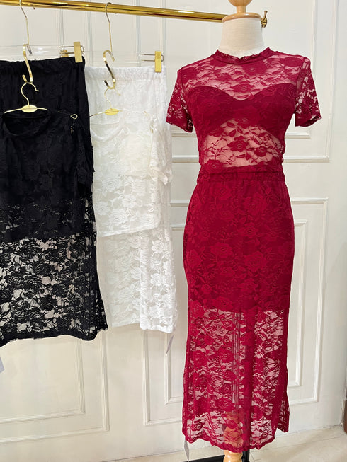 Women Padded Lace Tops With Side Slit Skirts